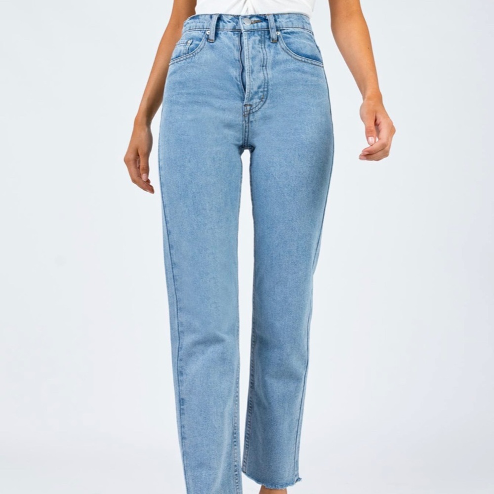 Straight leg high waisted boyfriend jeans
